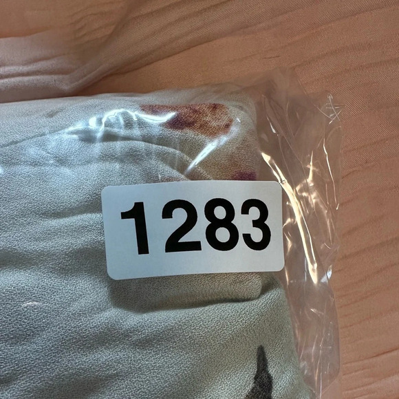 Gimmicks Floral Top high low cut Blouse in Cream Olive  XS BKE size #1283 - Picture 8 of 9